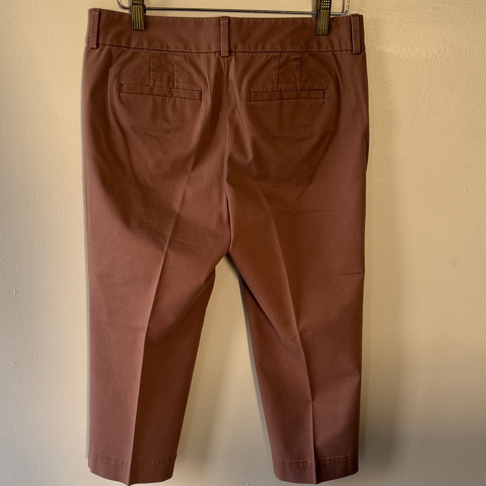 Bundle of 3 Ann Taylor Loft Capris Pants in Mauve Taupe, Cream, and Navy - Picture 4 of 16
